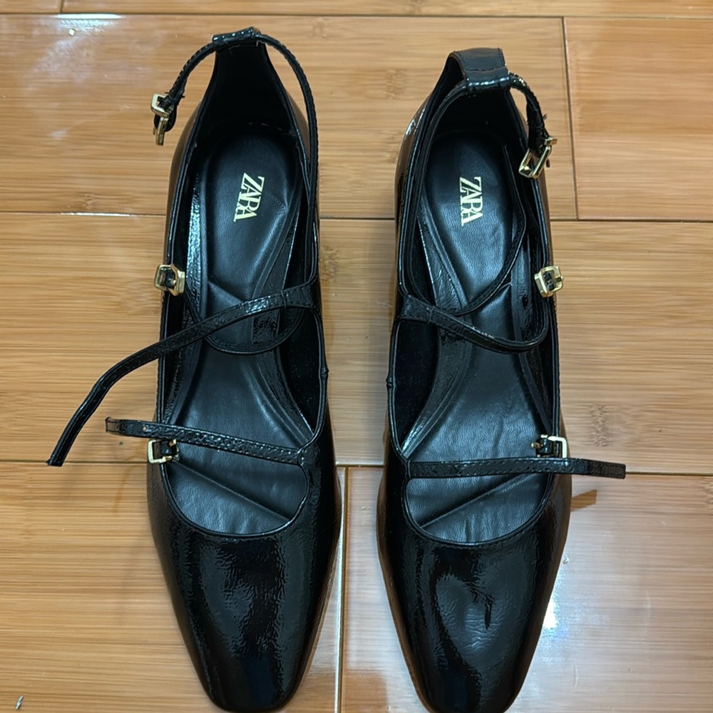 Zara flats
